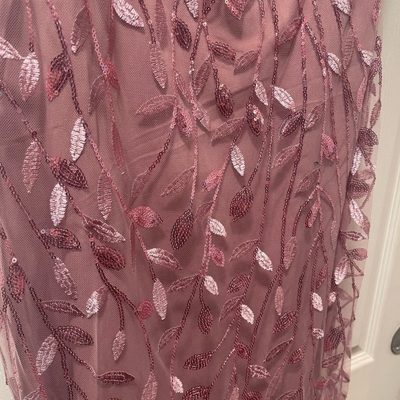 Woman’s Dress - Picture 3 of 4